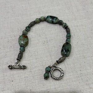 Elegant Green Stone Beaded Bracelet genuine sliver.